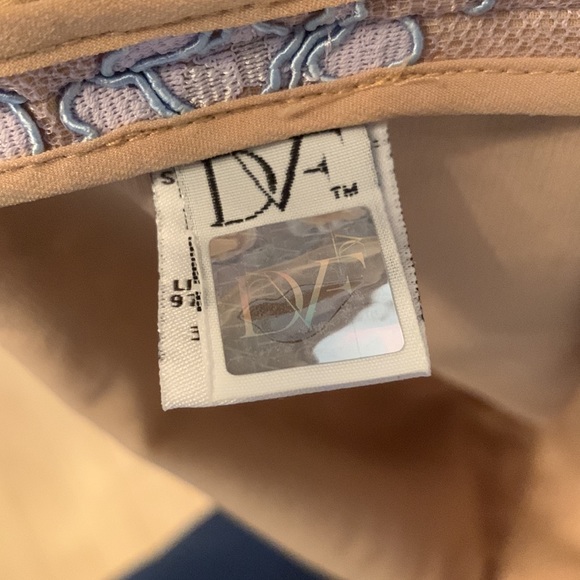 DVF Blouse - Picture 8 of 9